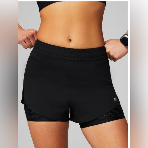 NWT Fabletics Women's Perforated Run 2” Reflective Shorts Black Size XL - Picture 1 of 9